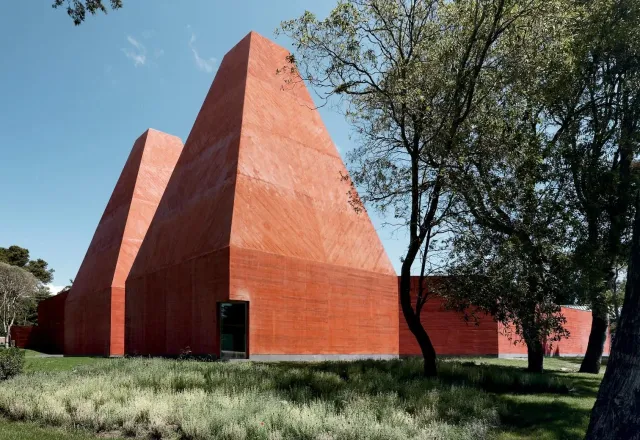 Eduardo Souto de Moura: A Career in Architecture
